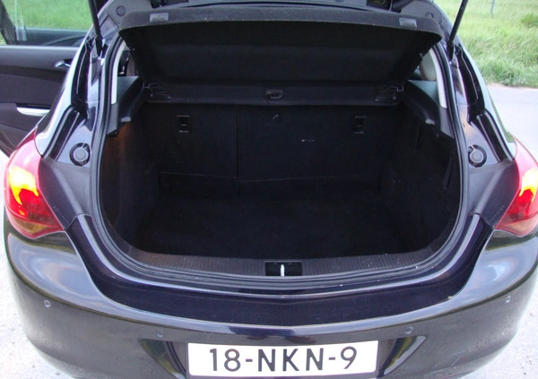 Opel Astra cena 23500 przebieg: 165800, rok produkcji 2010 z Syców małe 704
